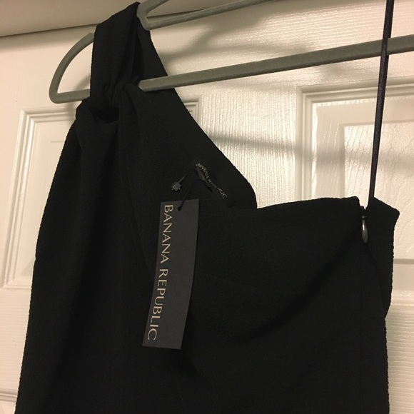 Banana Republic One-shoulder Fit-and-flare dress - Picture 4 of 5